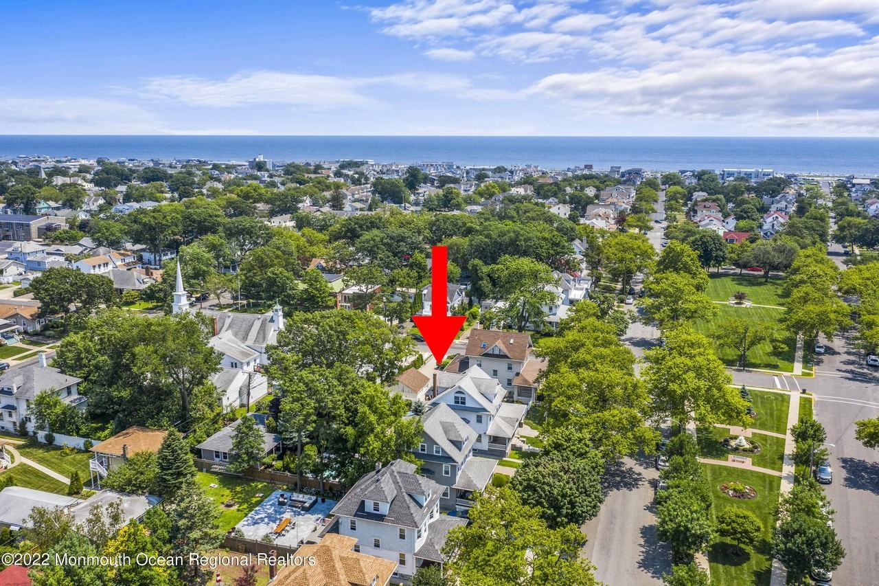 606 3rd Ave - Photo 4 of 36