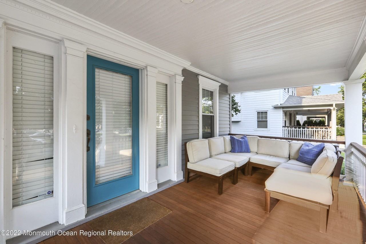 606 3rd Ave - Photo 6 of 36