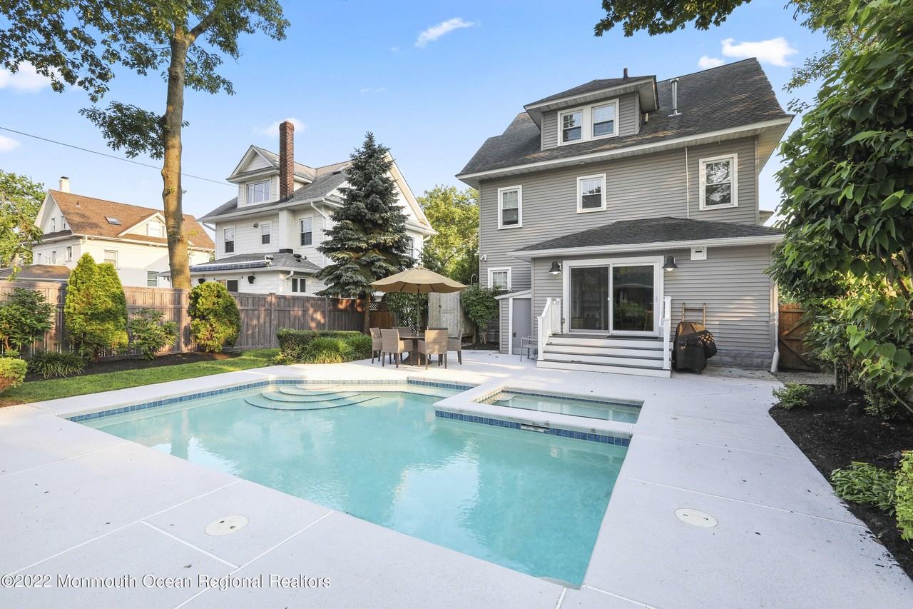 606 3rd Ave - Photo 7 of 36