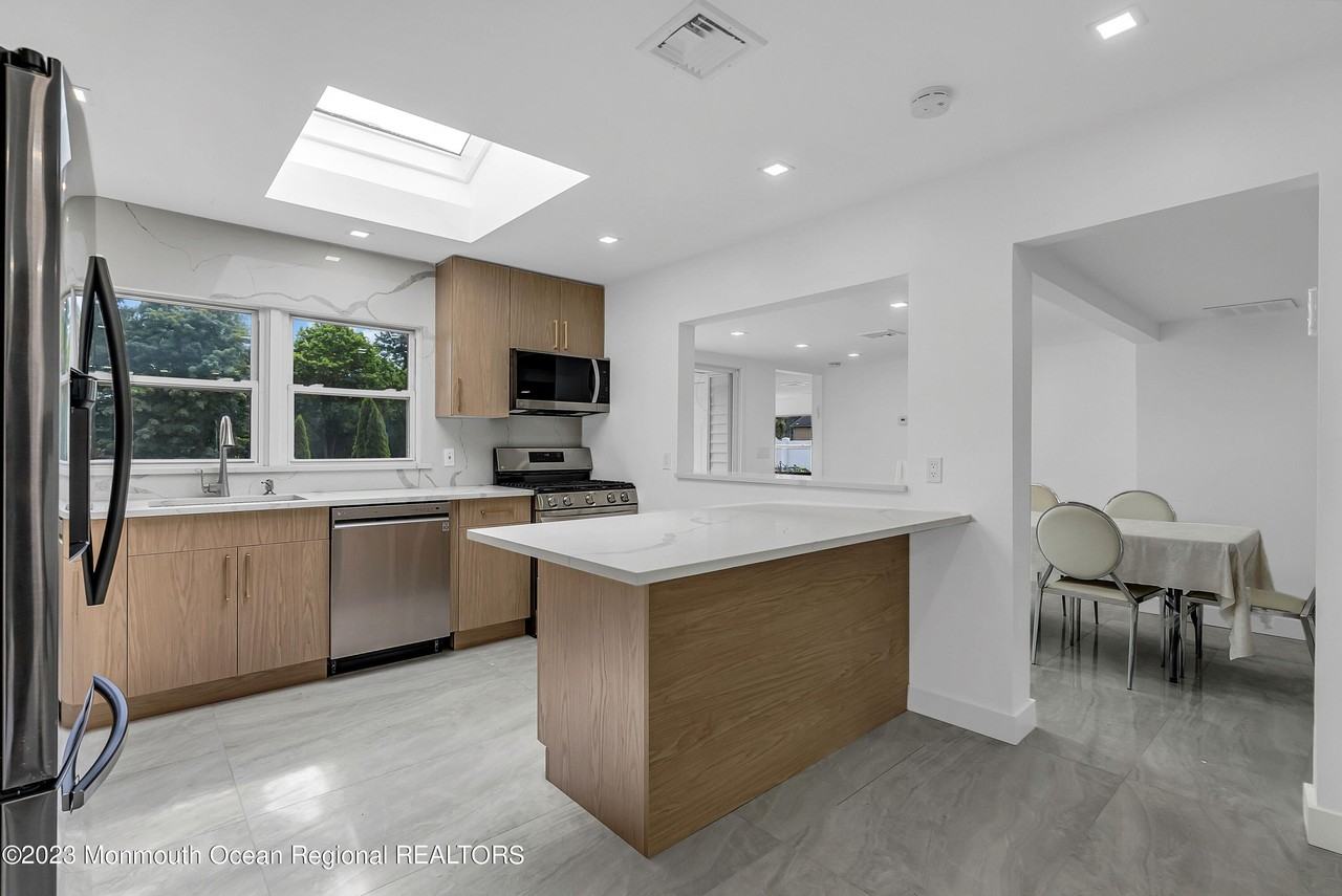 6 Virginia Ter - Photo 2 of 21