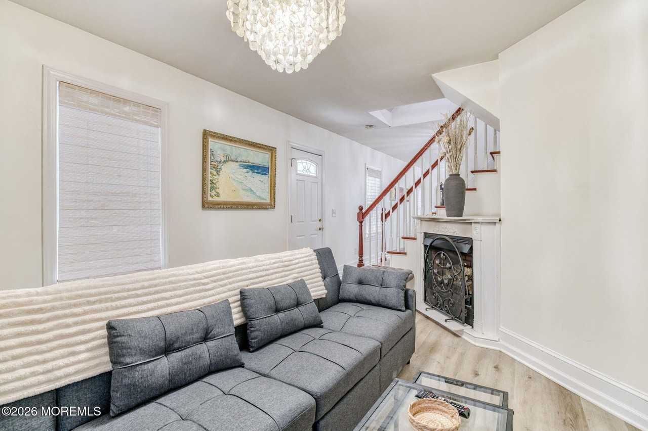 132 Heck Ave - Photo 7 of 23