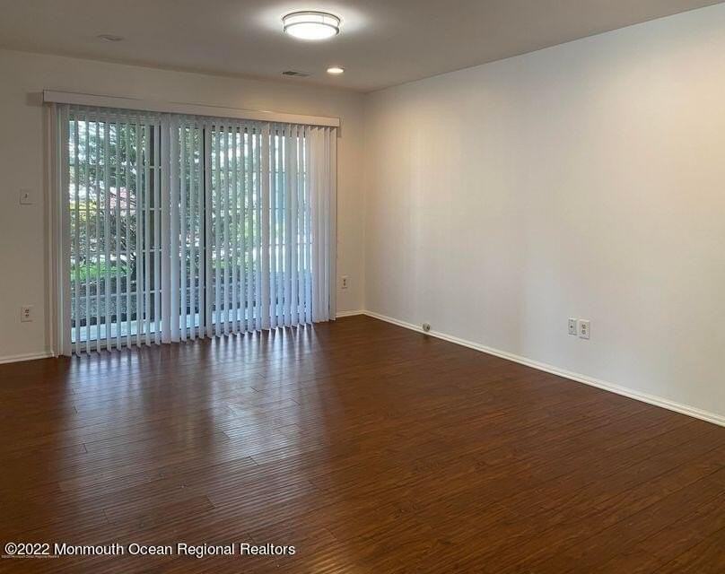 407 Hampton Ct - Photo 5 of 13