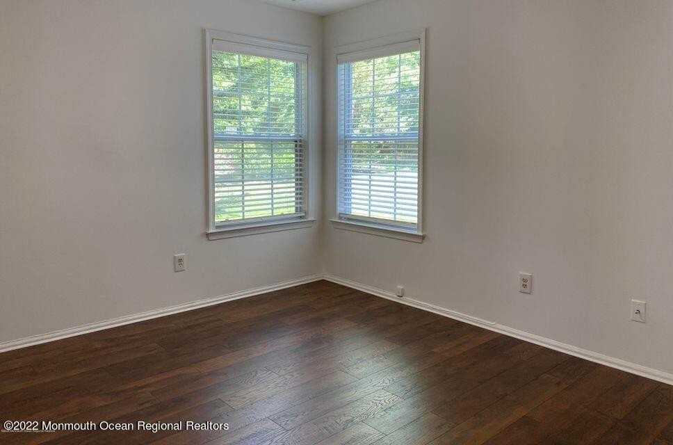 407 Hampton Ct - Photo 7 of 13