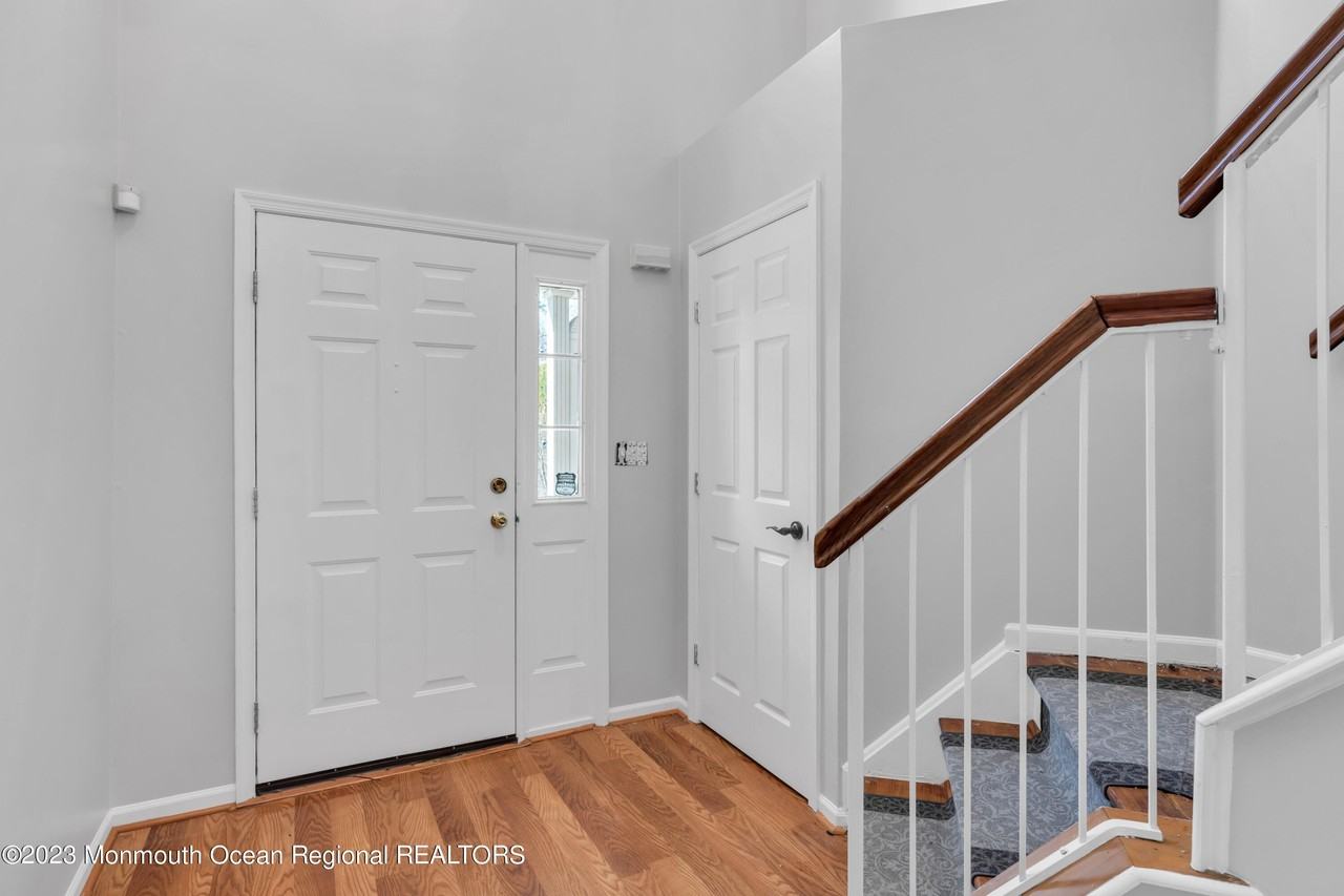 204 Finch Ct - Photo 5 of 32