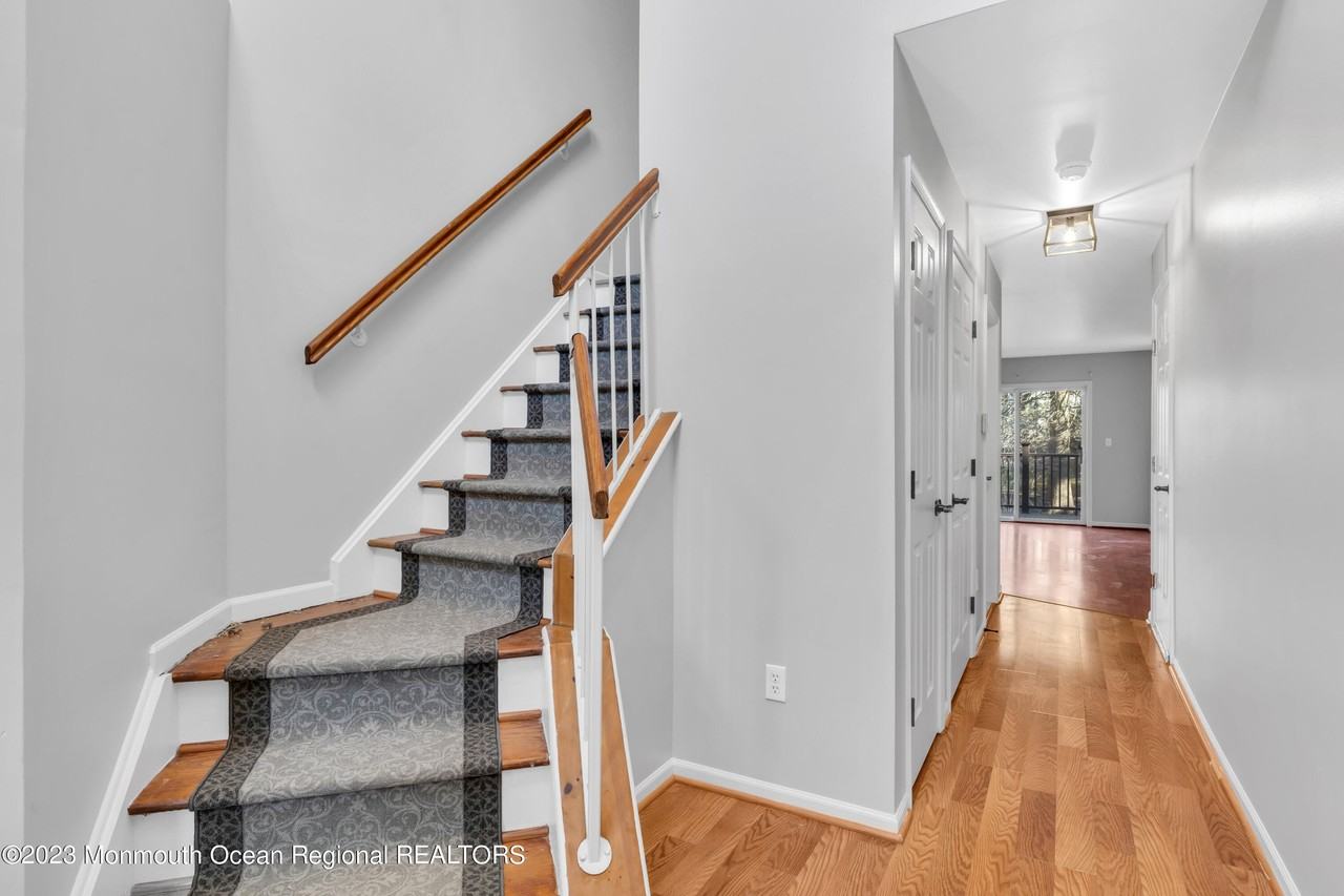 204 Finch Ct - Photo 6 of 32