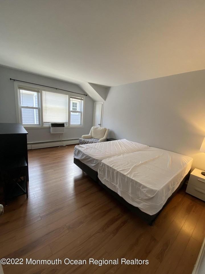 9 Howland Ave #2 - Photo 4 of 8