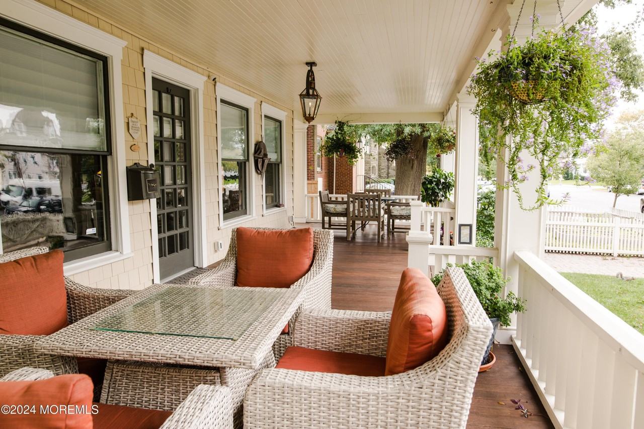 511 Asbury Avenue unit: Main Home - Photo 3 of 49