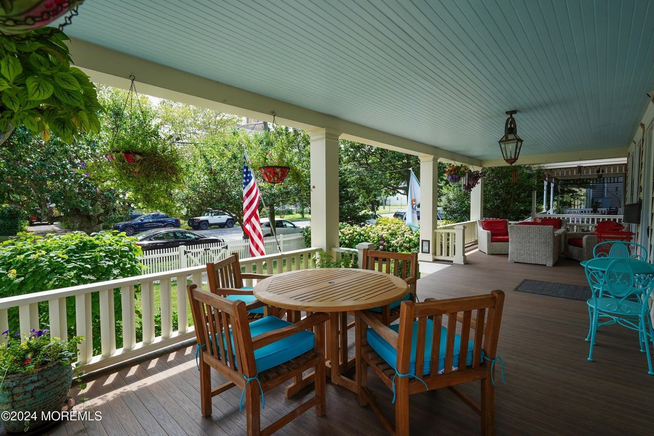 511 Asbury Avenue unit: Main Home - Photo 4 of 49