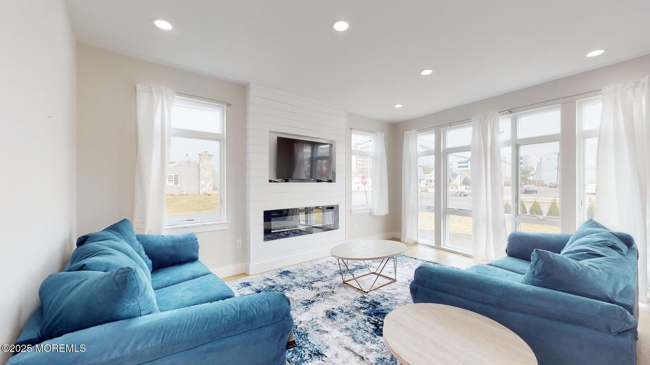 1 Howland Ave - Photo 3 of 22