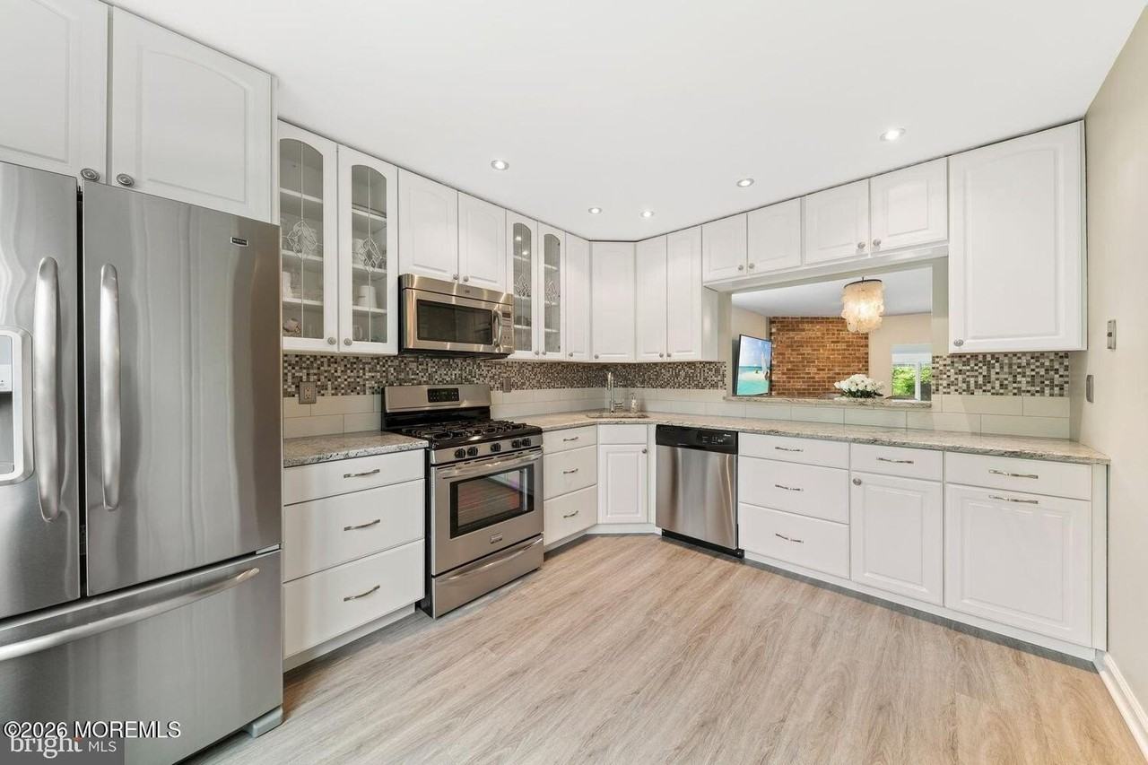 41 Quince Ct - Photo 7 of 33