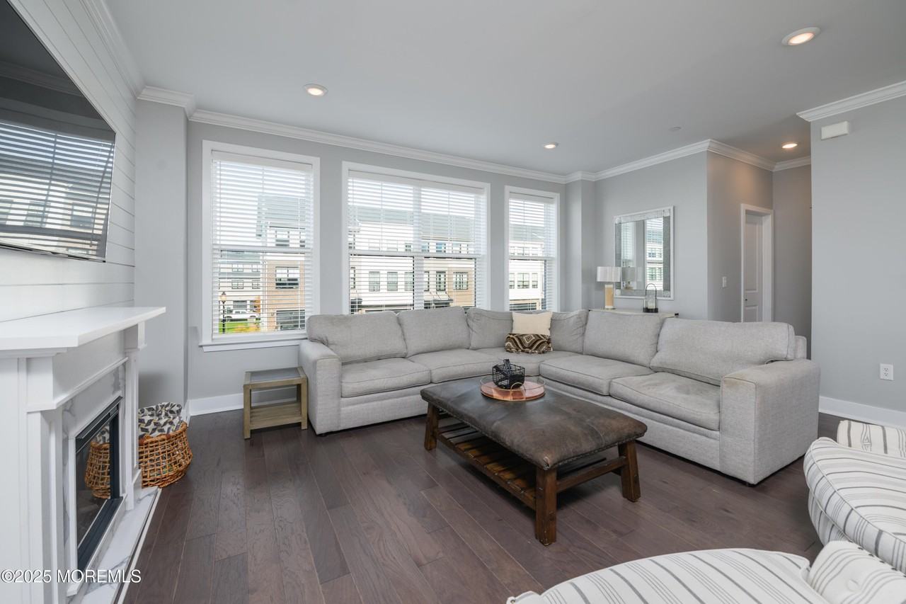 26 Kelly Way - Photo 2 of 33