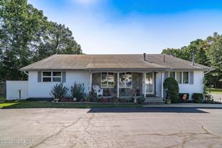 261 Oak Ave - Photo 1 of 1