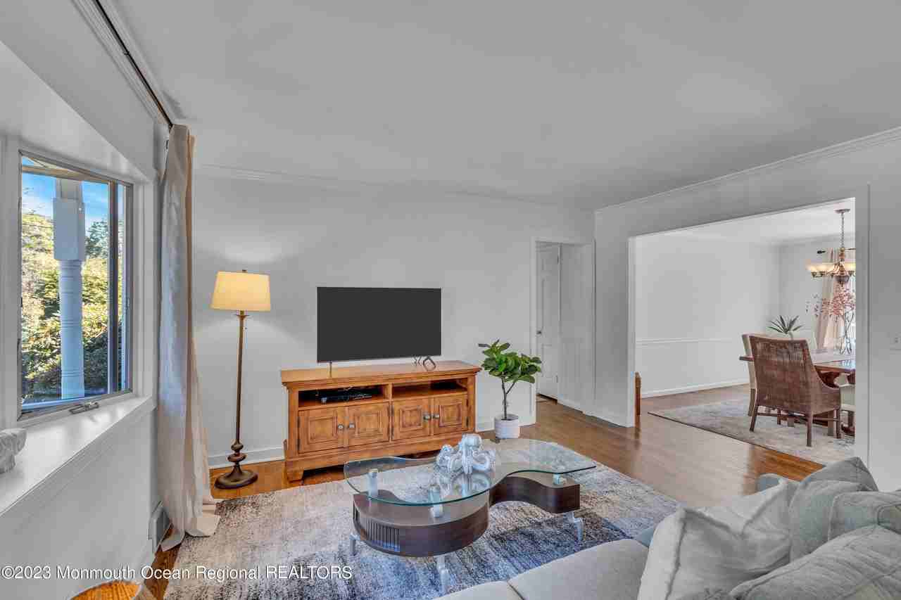 608 Brielle Ave - Photo 6 of 50