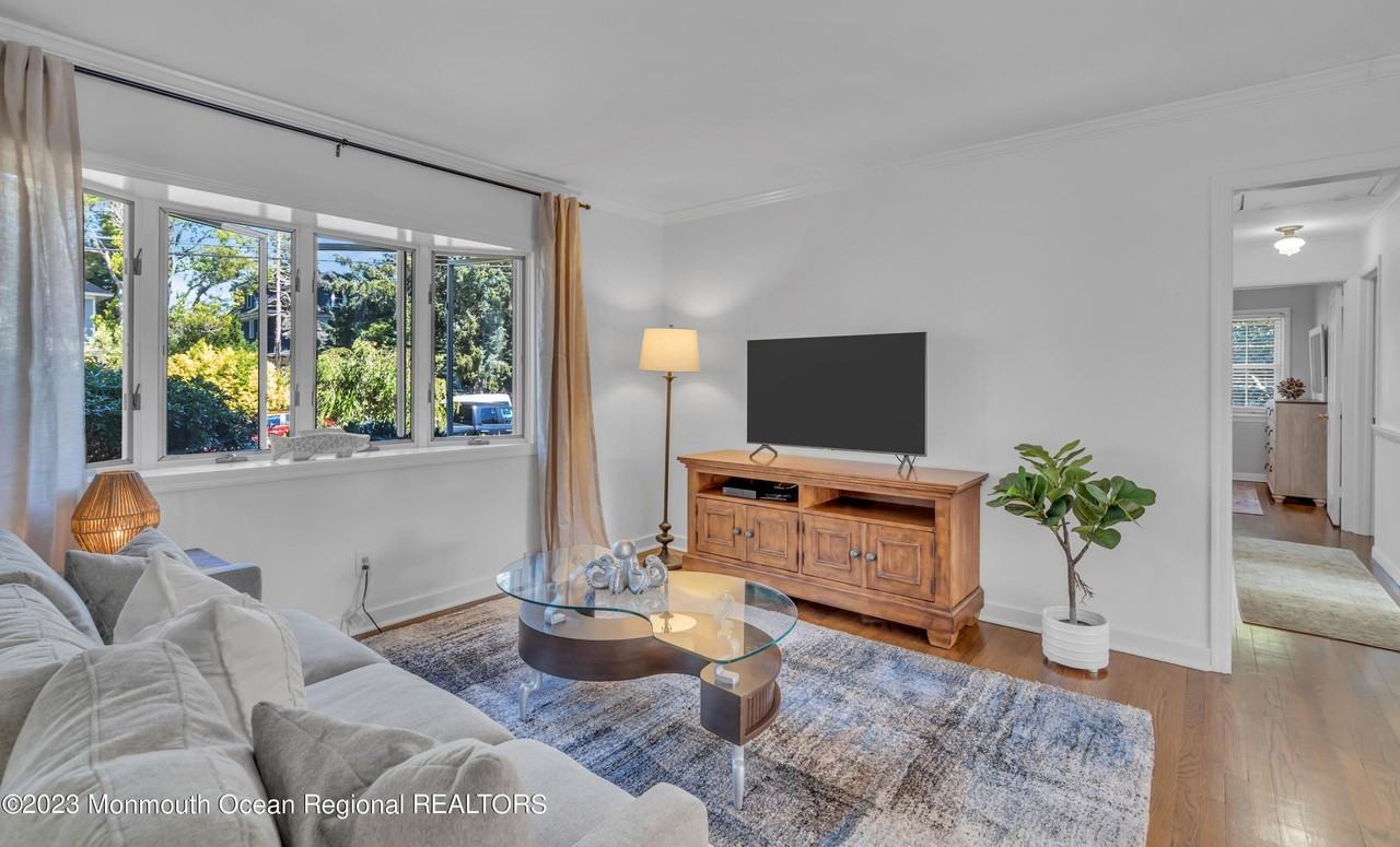 608 Brielle Ave - Photo 7 of 50