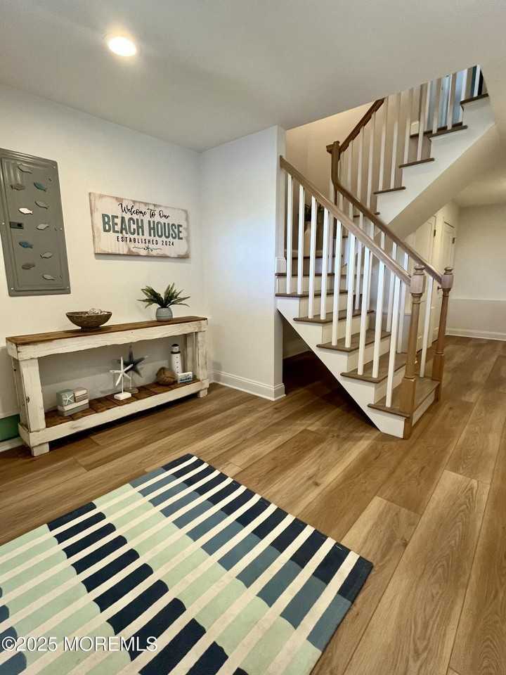 127 Dewey Dr - Photo 4 of 34