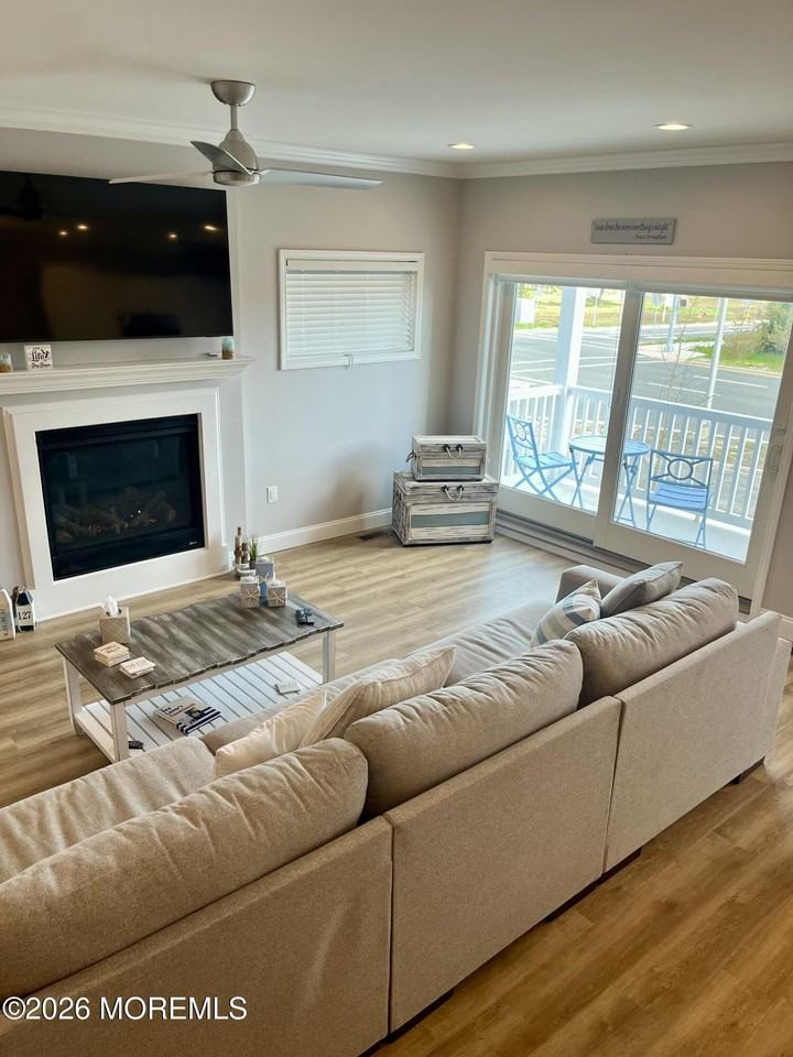 127 Dewey Dr - Photo 6 of 34