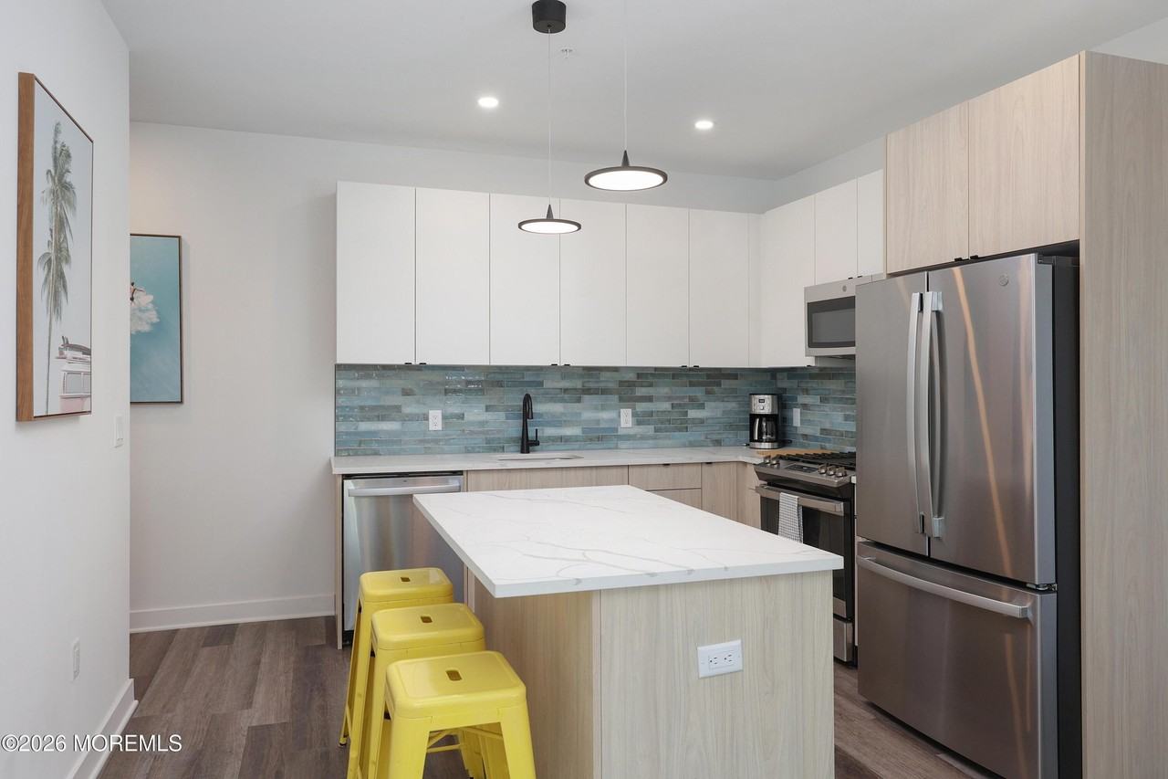 6 W End Ct Unit 211 #211 - Photo 4 of 15