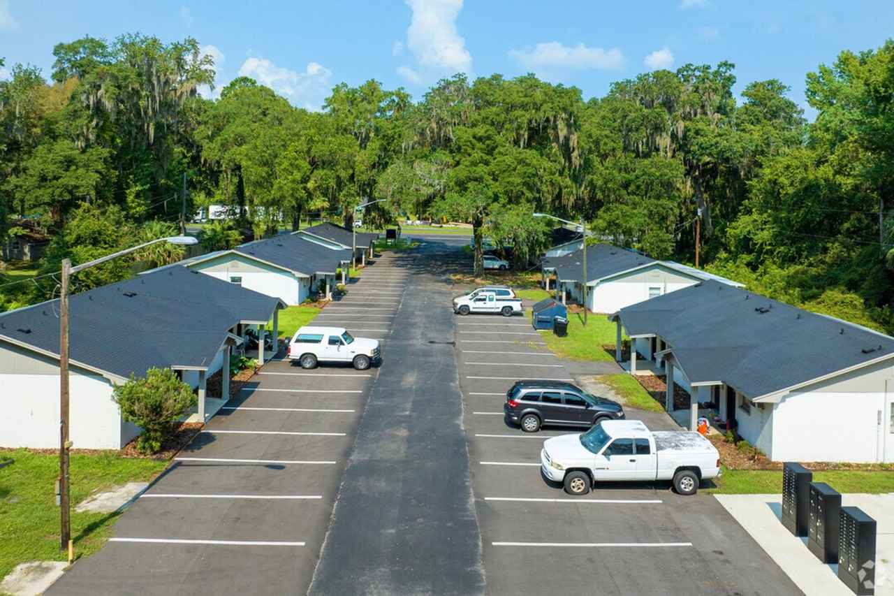 The Grande @ Gainesville - Photo 7 of 10