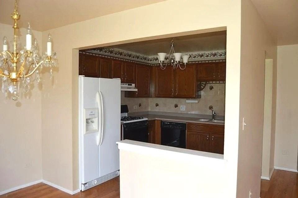 877 Cross Creek Dr N Unit B1 #B1 - Photo 3 of 11