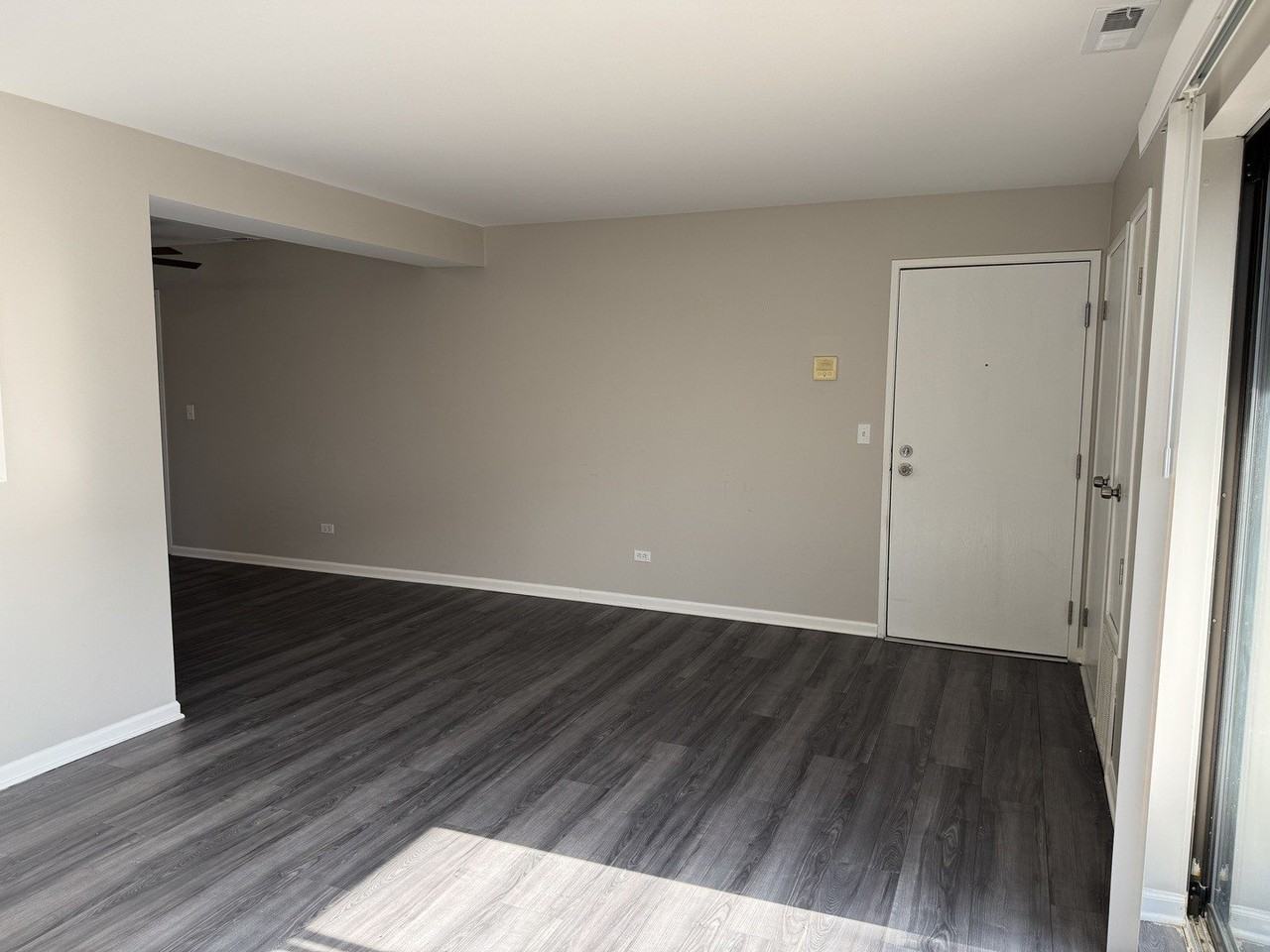 2220 Abbeywood Dr Apt B #B - Photo 3 of 15