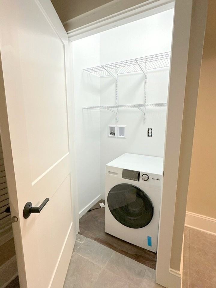 17 W Crystal Lake Ave Unit 17 #17 - Photo 4 of 13