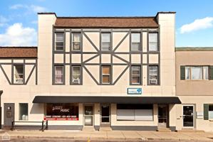 featured image of 107 1/2 Dean St Apt 3s #3S