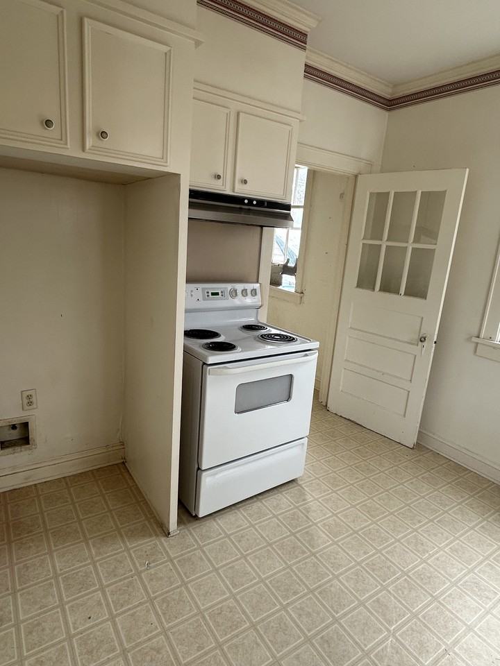 715 Boulevard St - Photo 6 of 10