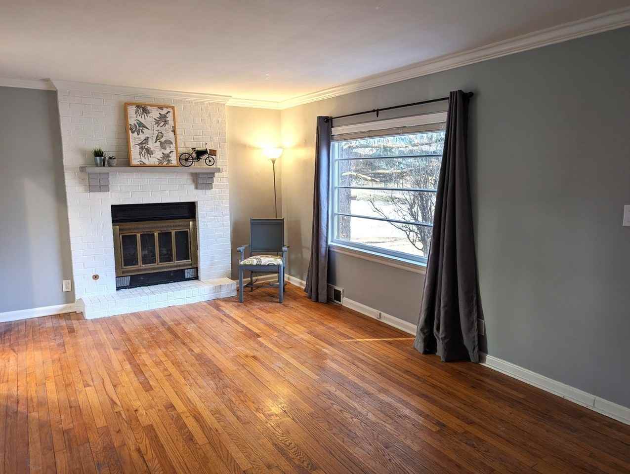 1106 N Main St - Photo 3 of 10