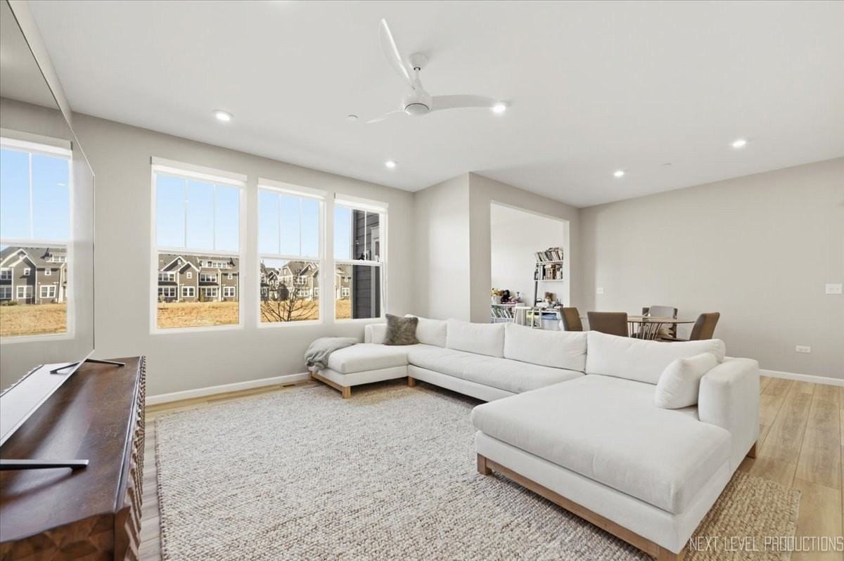 2132 Weatherbee Ln - Photo 6 of 23