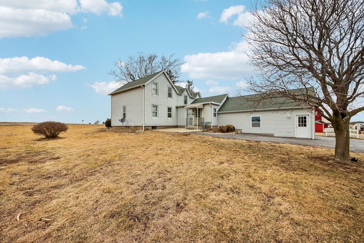 11N455 Tower Rd - Photo 3 of 36