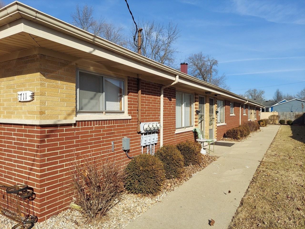 711 S West St Apt 4 #4 - Photo 2 of 9