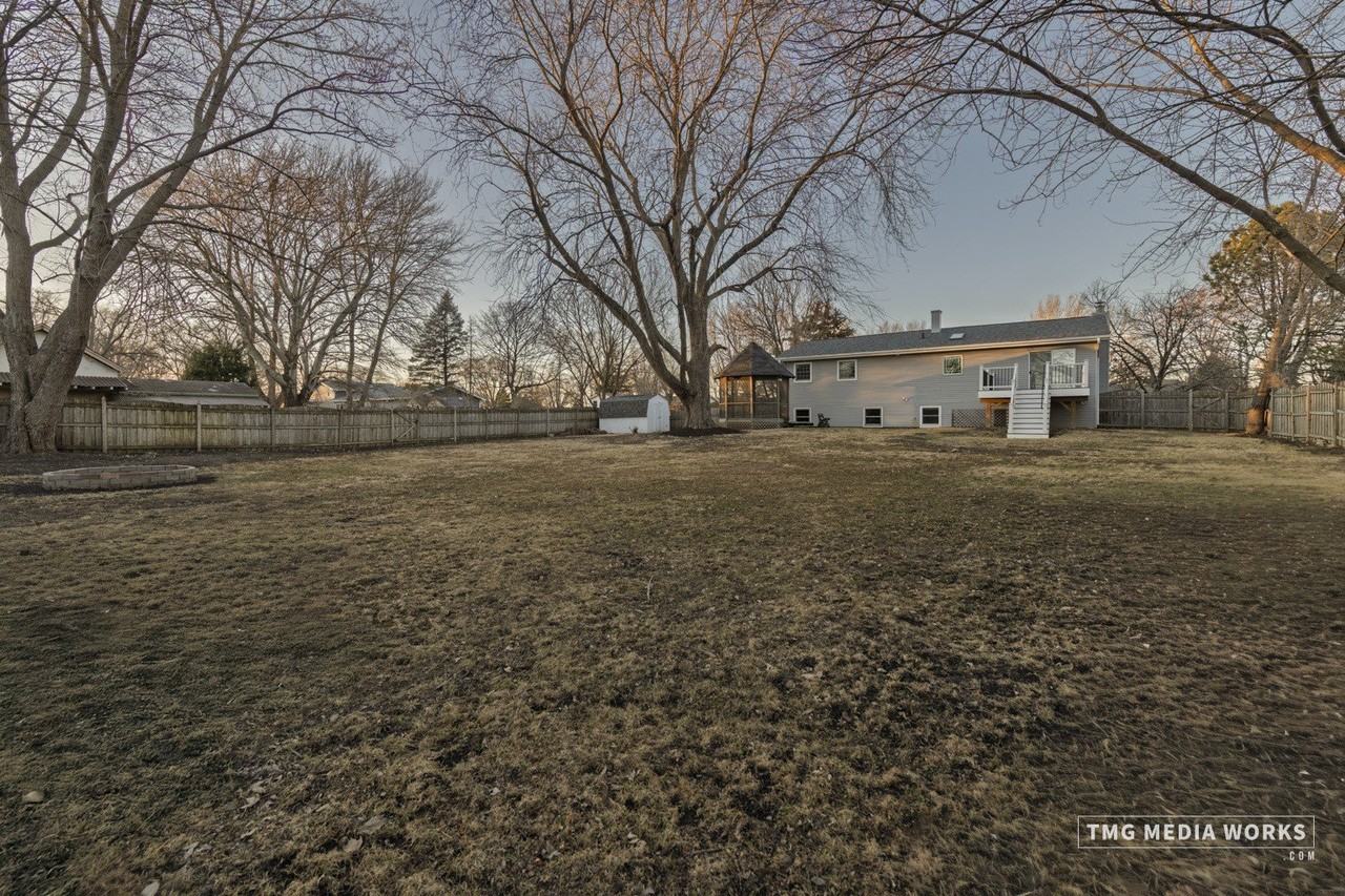 24331 Davids Ct - Photo 3 of 45