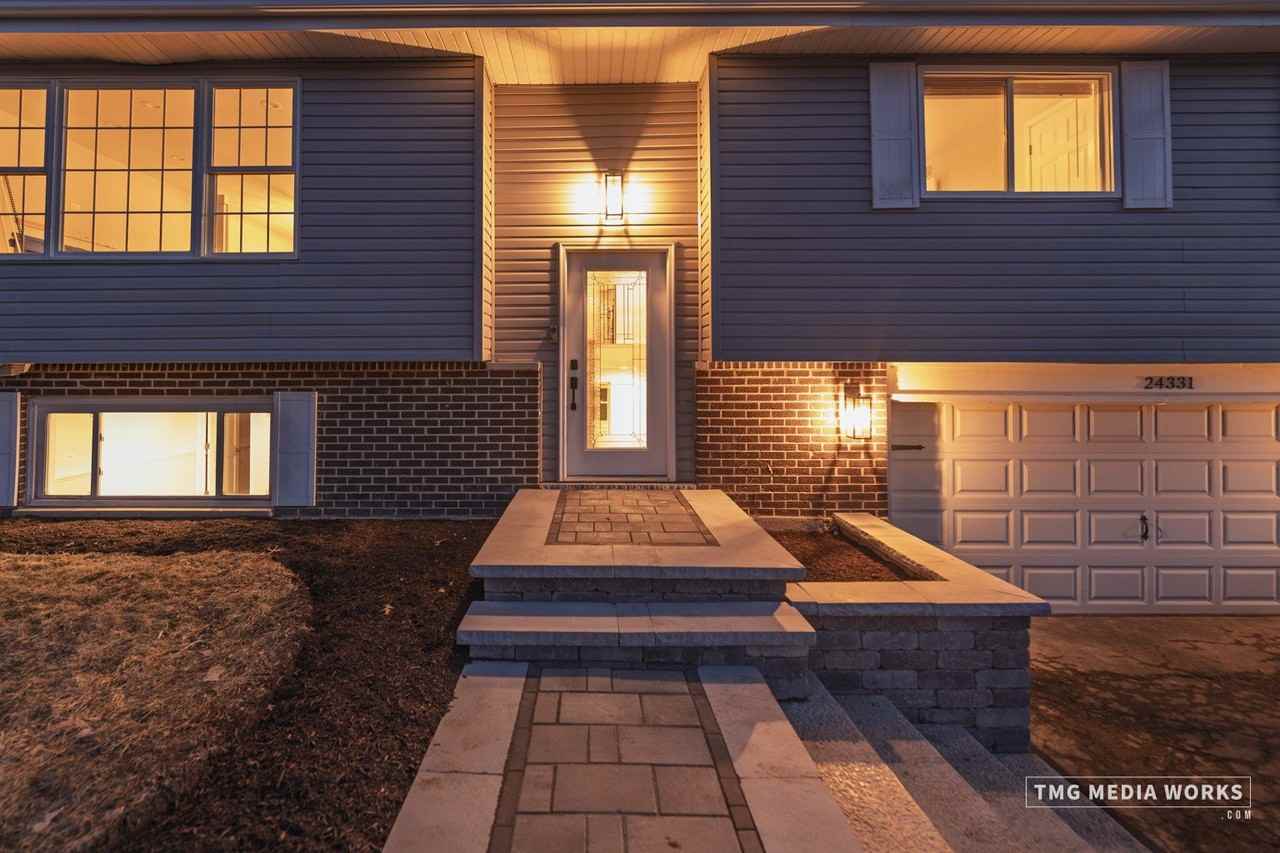 24331 Davids Ct - Photo 4 of 45