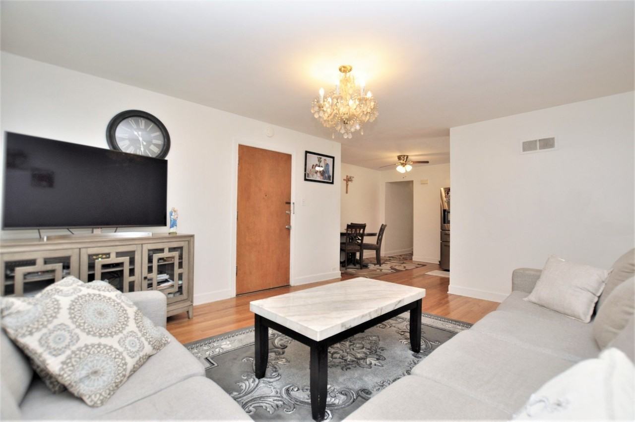 2639 W Balmoral Ave Unit 2w #2W - Photo 5 of 16