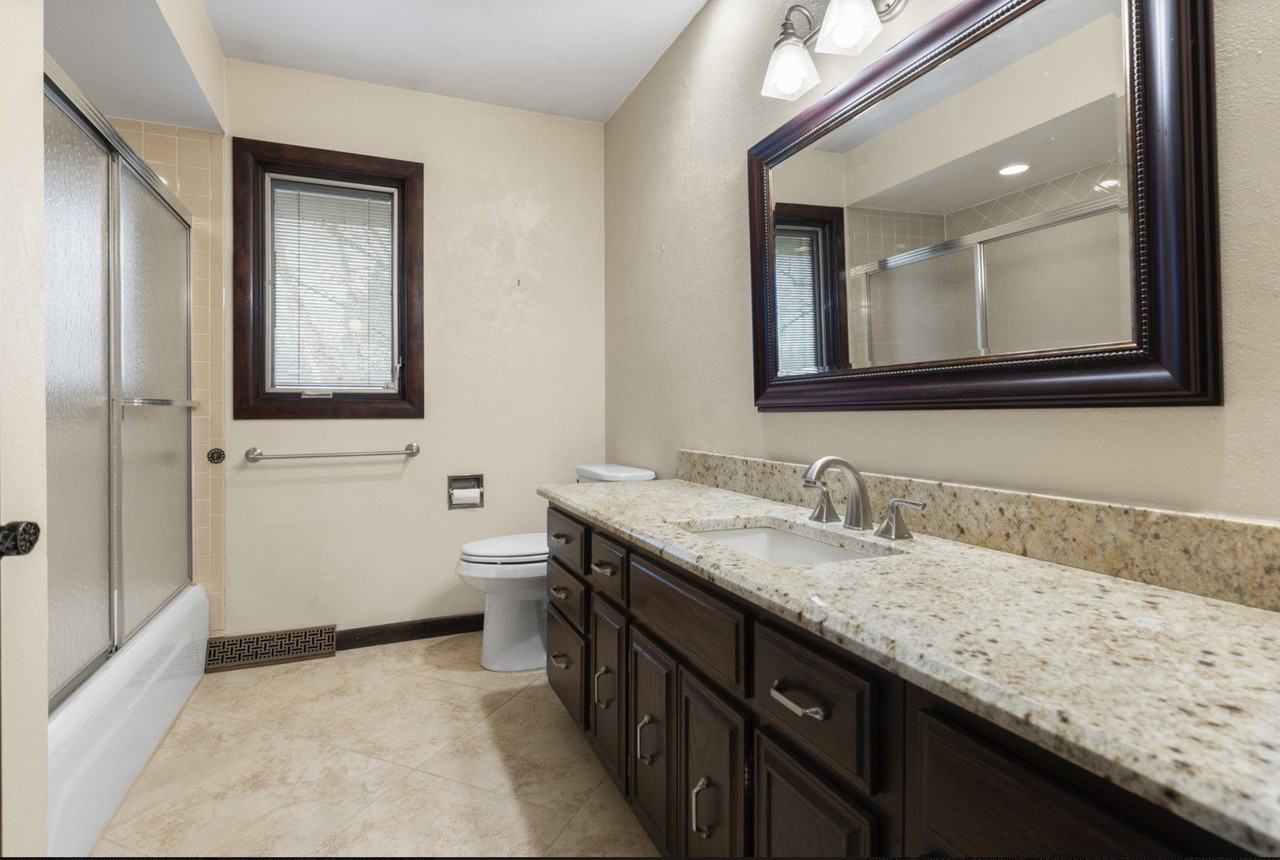 5746 Berwick Pl - Photo 7 of 19