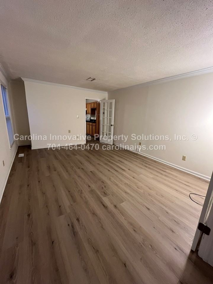 4535 Dawnwood Dr #1 - Photo 4 of 30