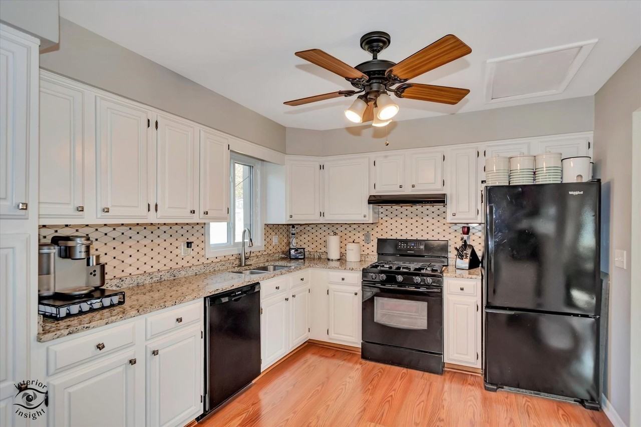 1924 Forrest Blvd - Photo 6 of 27