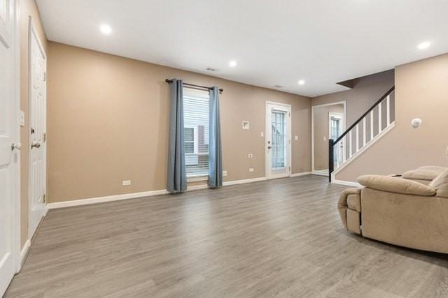 817 Wellington Ave Unit 817 #817 - Photo 2 of 25