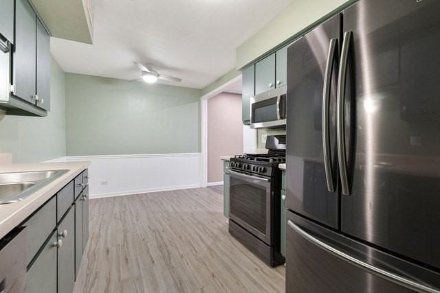 817 Wellington Ave Unit 817 #817 - Photo 6 of 25