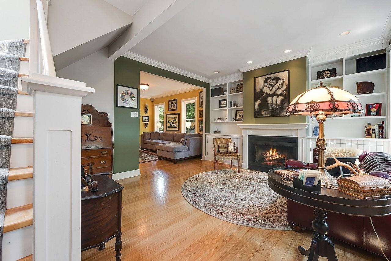 1519 N Elk Grove Ave Unit 2 #2 - Photo 2 of 20