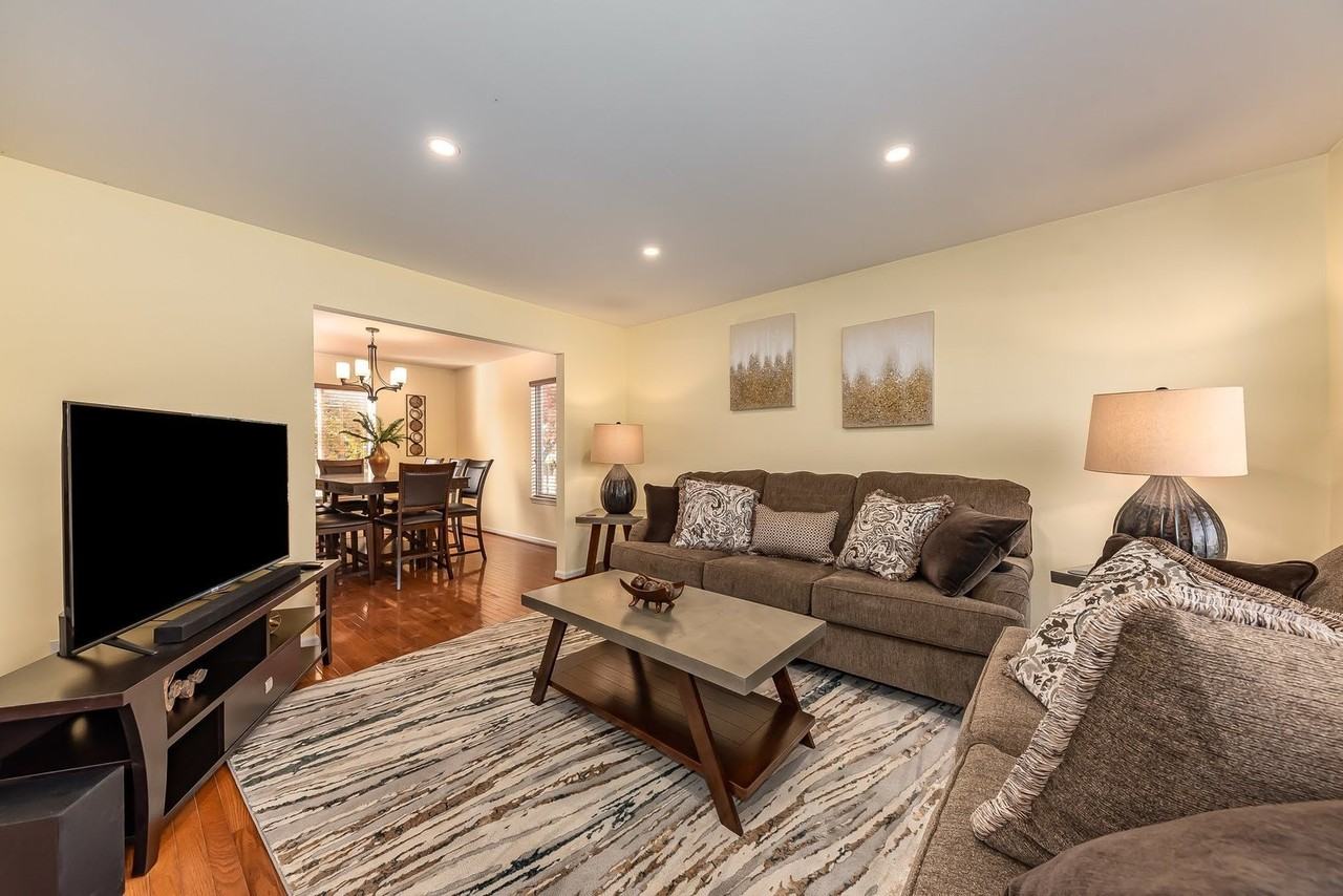 2735 Skylane Dr - Photo 4 of 29