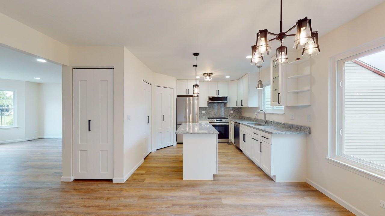 1913 Barnhill Dr - Photo 7 of 29