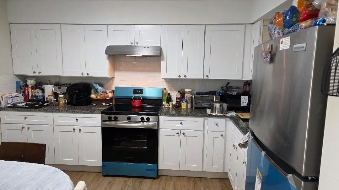 10 Arrowhead Dr Apt 2 #2 - Photo 2 of 8