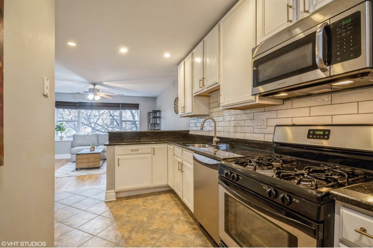 3407 W Hollywood Ave Apt 2 #2 - Photo 6 of 12