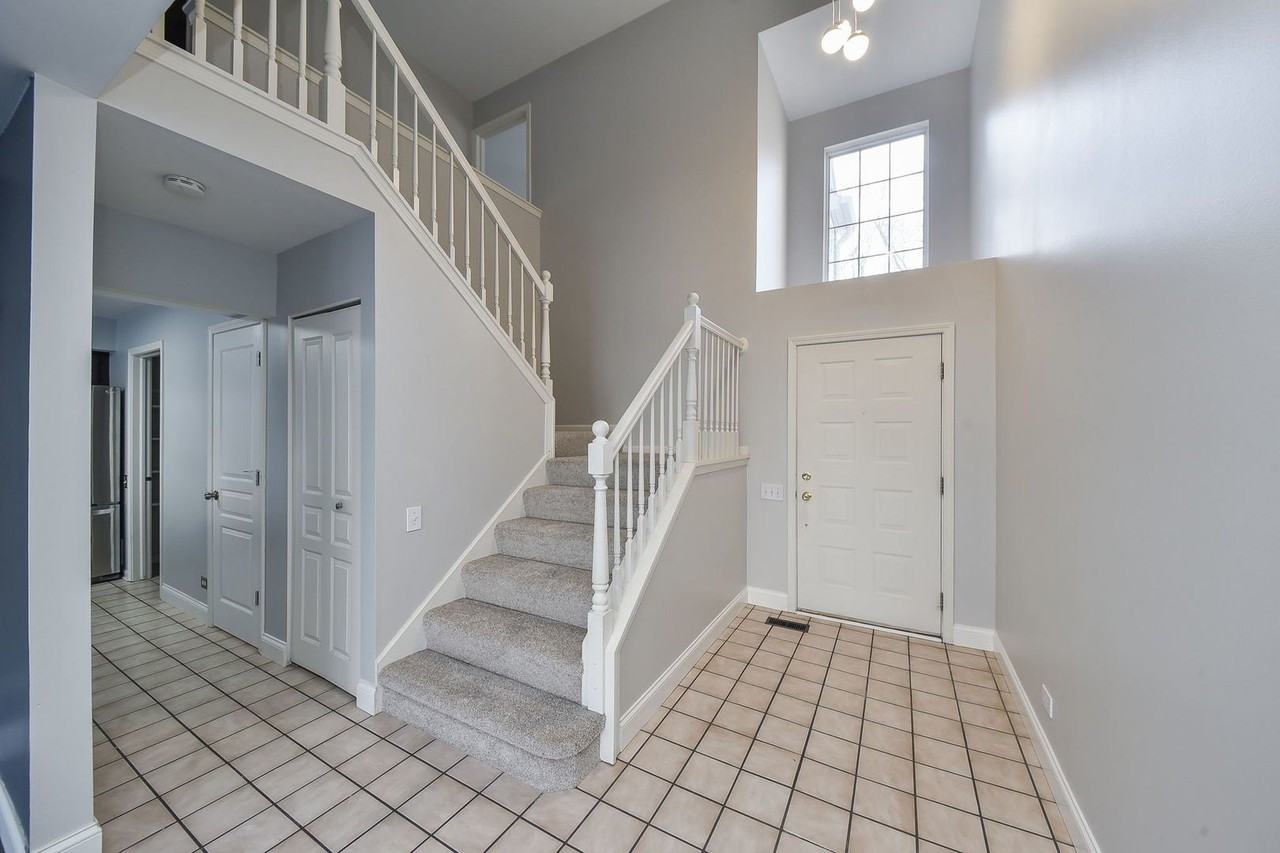 86 Cambridge Ave - Photo 2 of 16