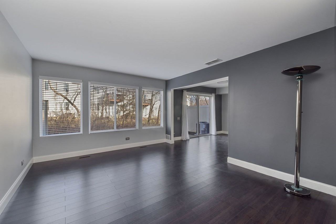 86 Cambridge Ave - Photo 3 of 16