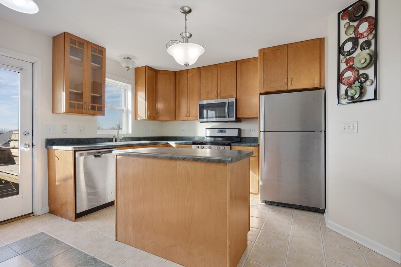 540 Kennedy St - Photo 2 of 25