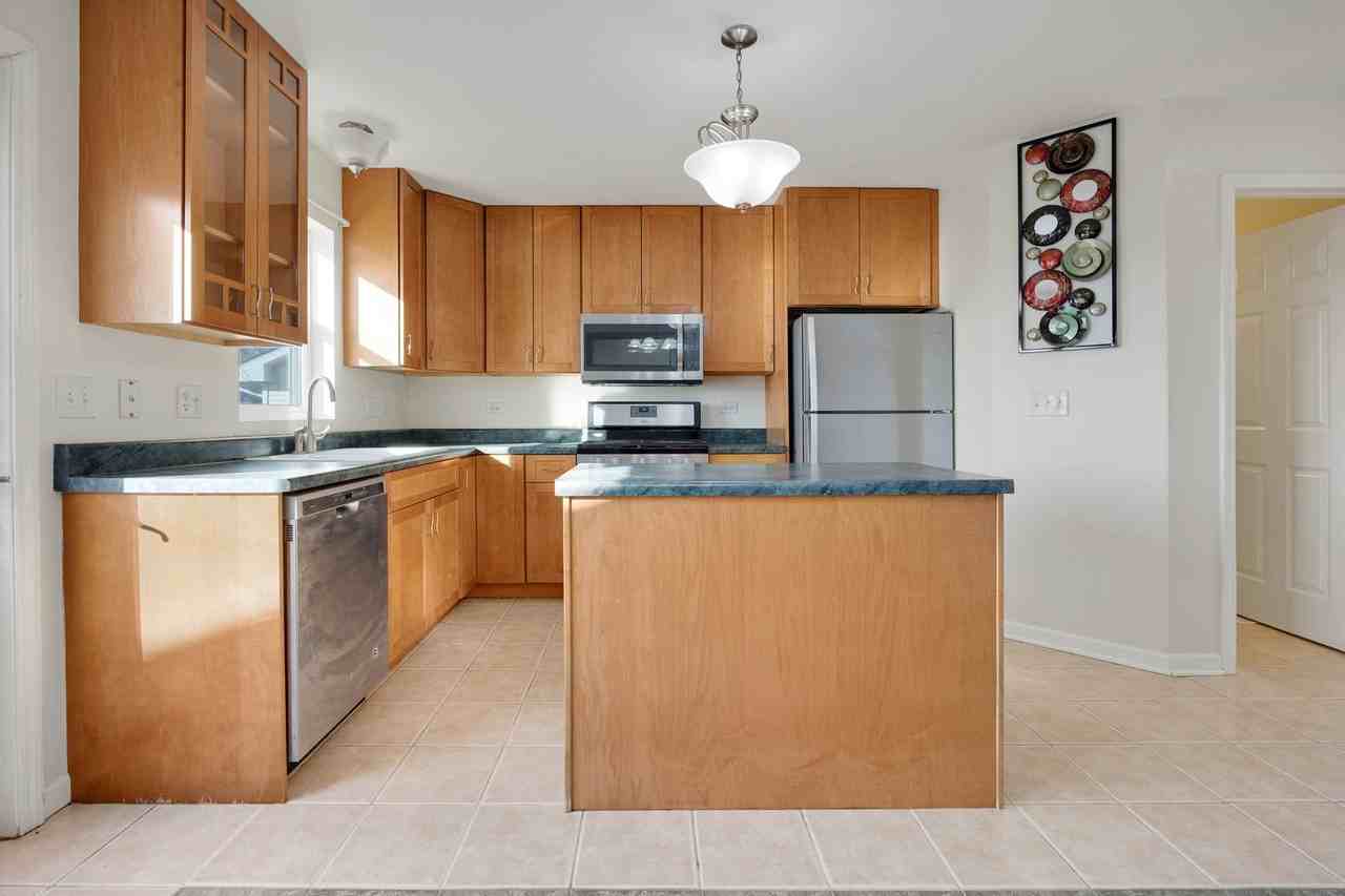 540 Kennedy St - Photo 5 of 25