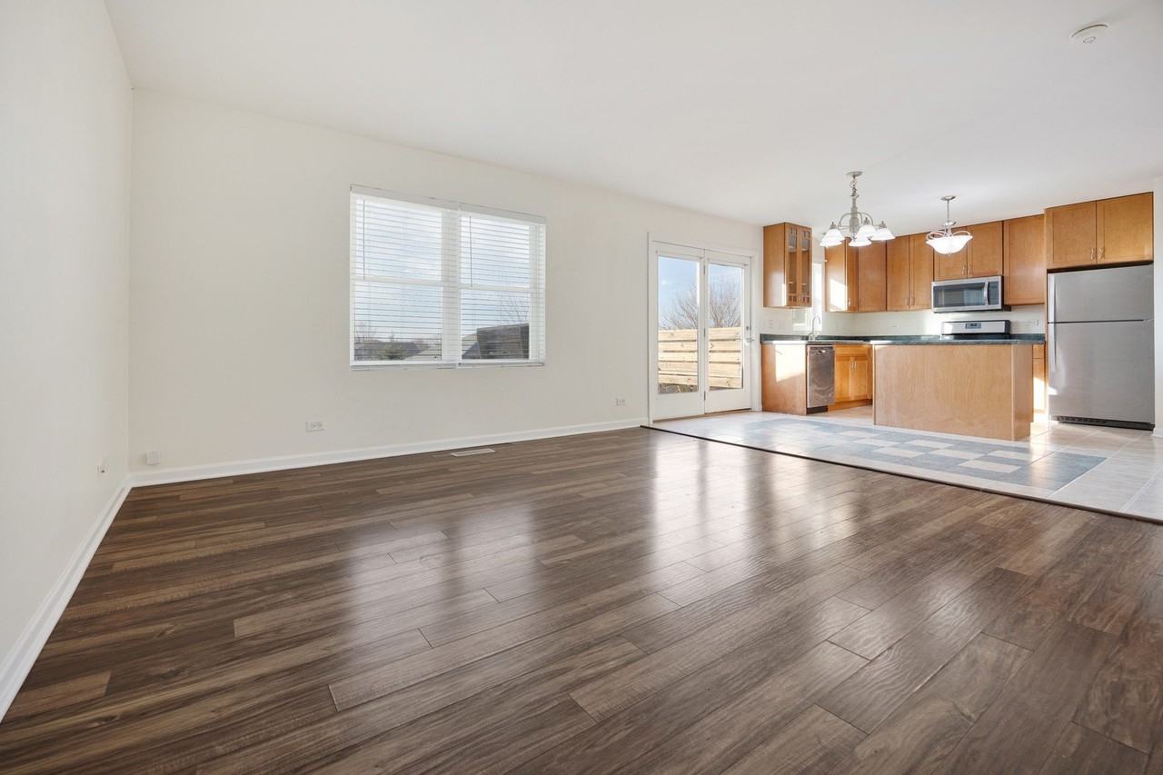 540 Kennedy St - Photo 7 of 25