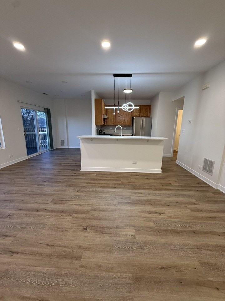 16212 Golfview Dr - Photo 3 of 12